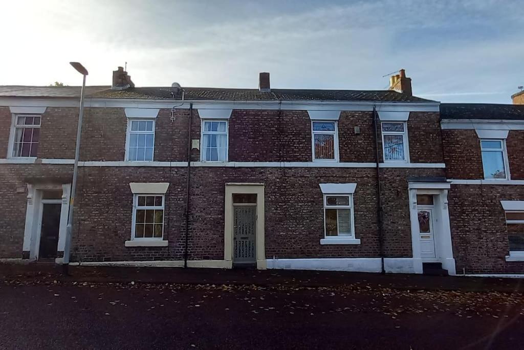 Peaceful Home From Home - Spacious 3 Bedroom House Accommodating 7 - Ideal For Families And Workers Gateshead Exterior foto